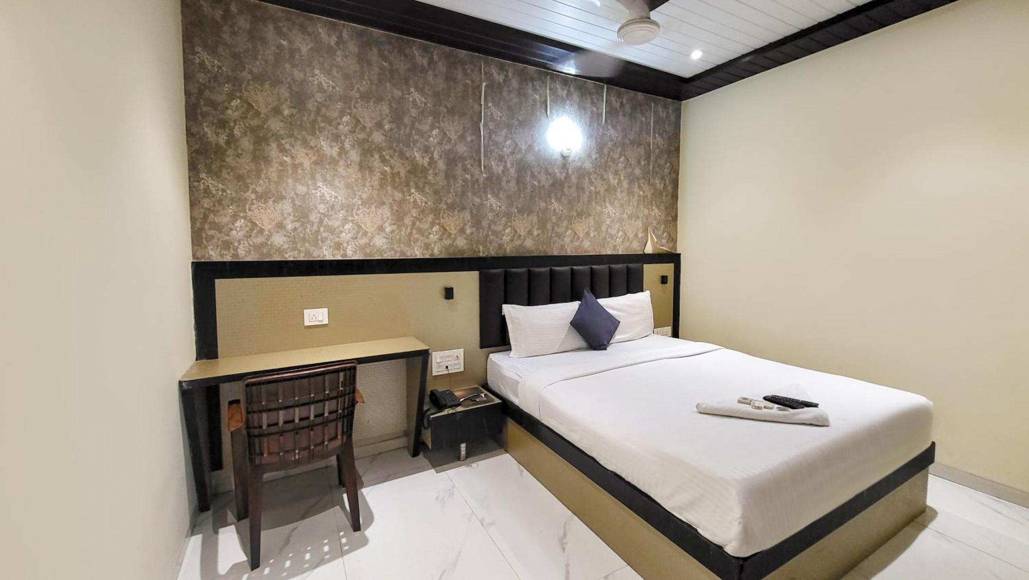 Fabhotel Prime Land - Nr Bkc Mumbai Bagian luar foto