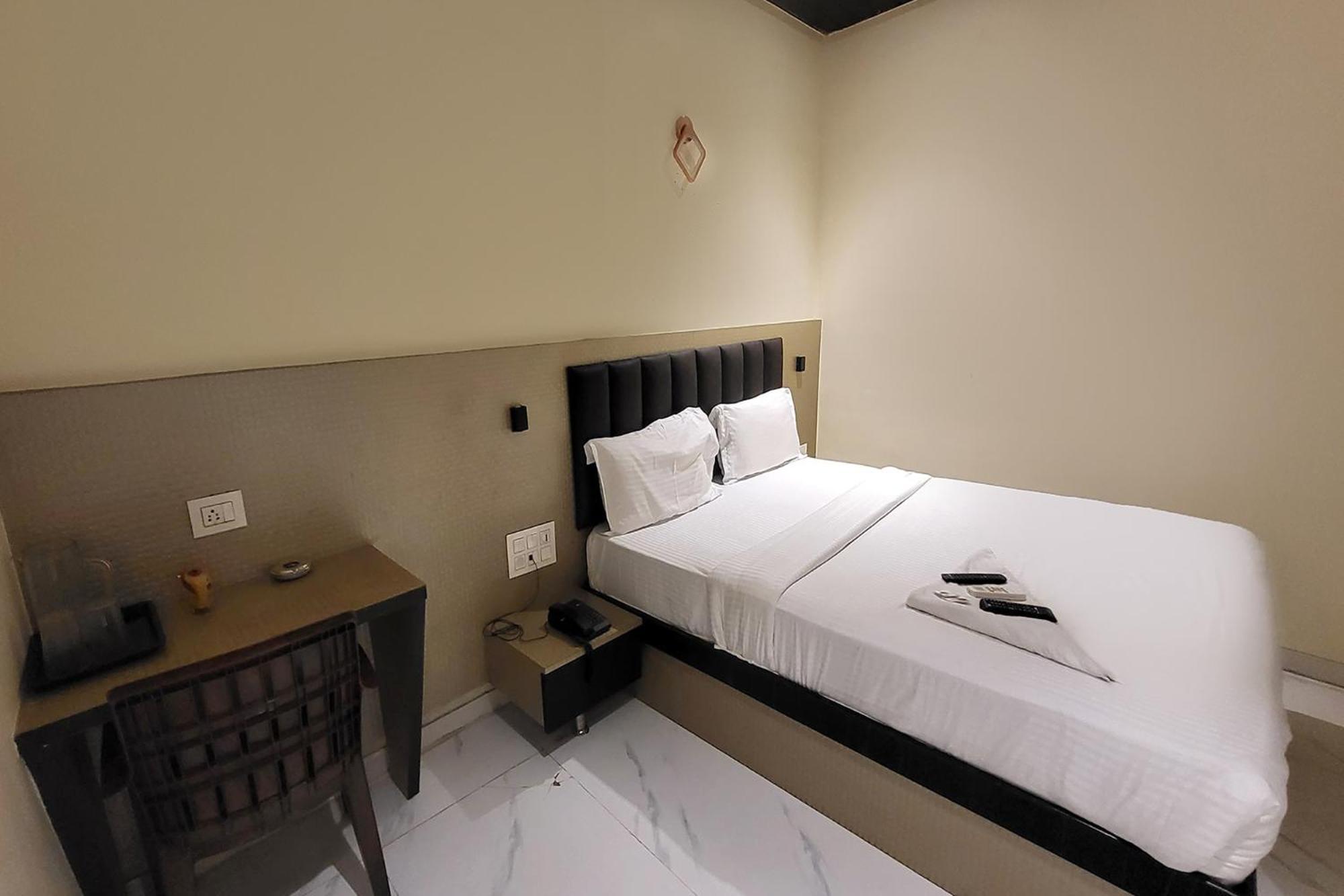 Fabhotel Prime Land - Nr Bkc Mumbai Bagian luar foto